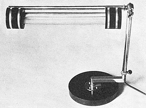 Klavierleuchte, 1928. Entwurf von Wolfgang T&uuml;mpel.
Herstellung wohl Goldschmidt & Schwabe.